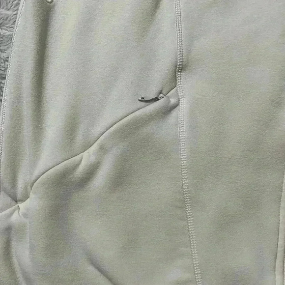 Lululemon Very soft hoodie - Picture 2 of 8